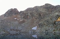 09 Le scure pareti del Cabianca, antico vulcano
